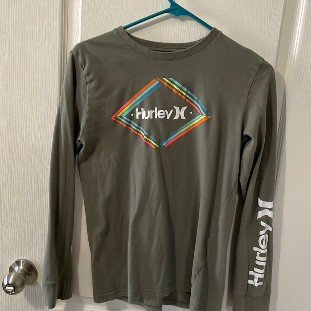 Long sleeved tee